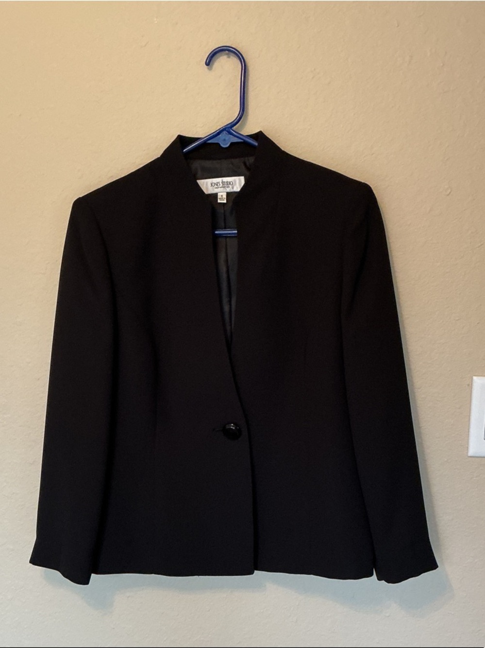 Jones Studio Black Collarless Single-Button Blazer